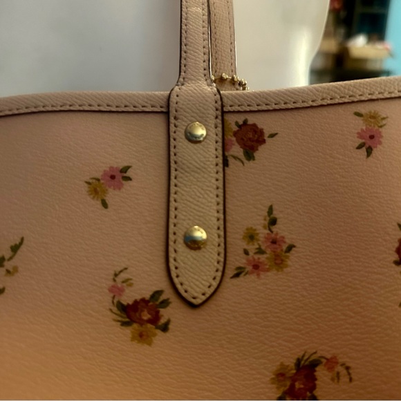 Coach X Disney Reversible Minnie Mouse Pink Patches City Zip Tote Bag Purse - Picture 8 of 16